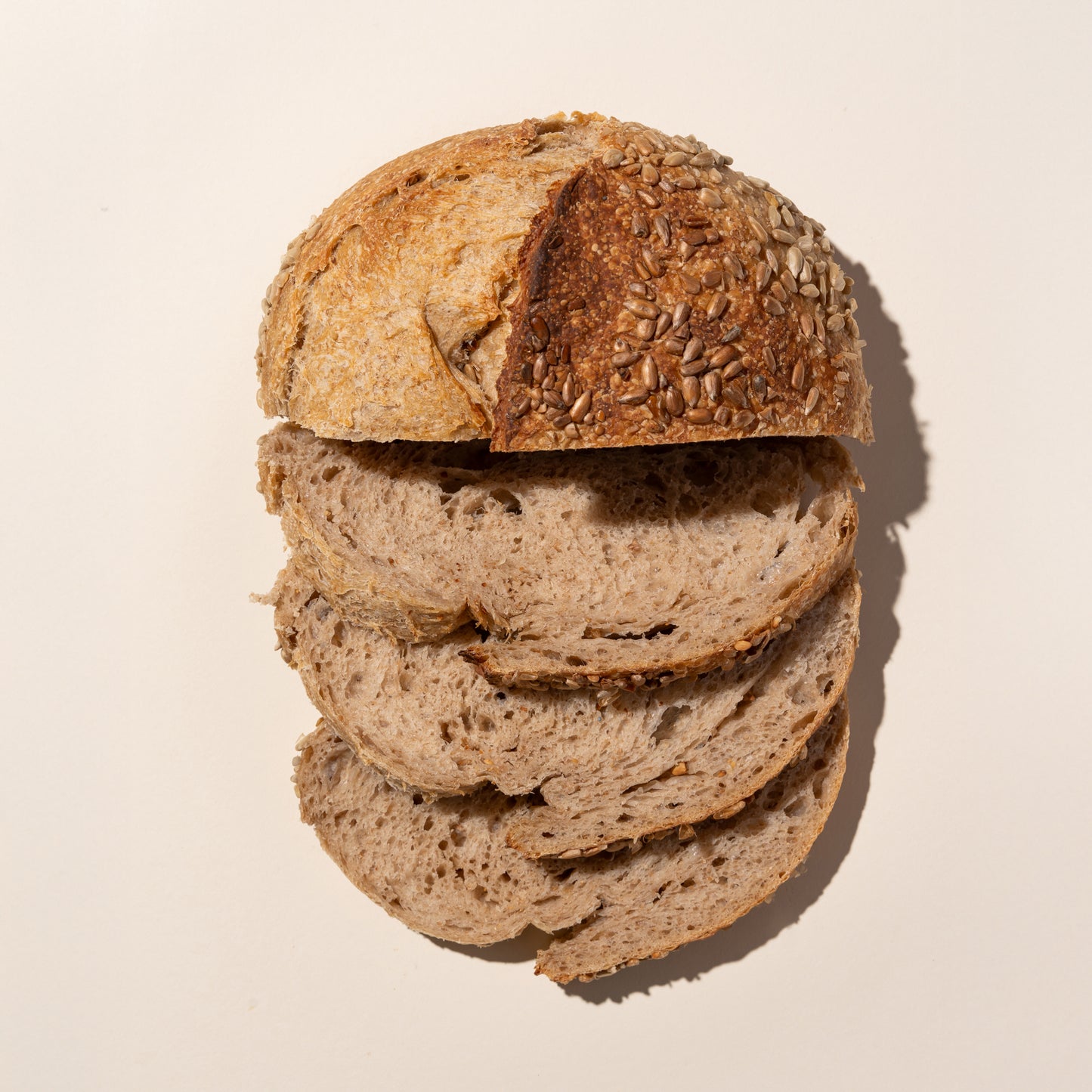 Country bruin met zonnebloempitten